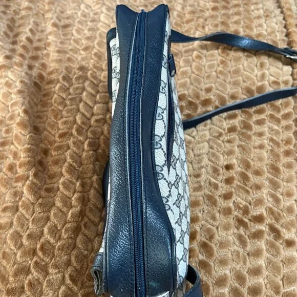 Vintage 1980s Gucci Accessory Collection Coated GG Supreme Camera Bag Crossbody - Picture 9 of 16